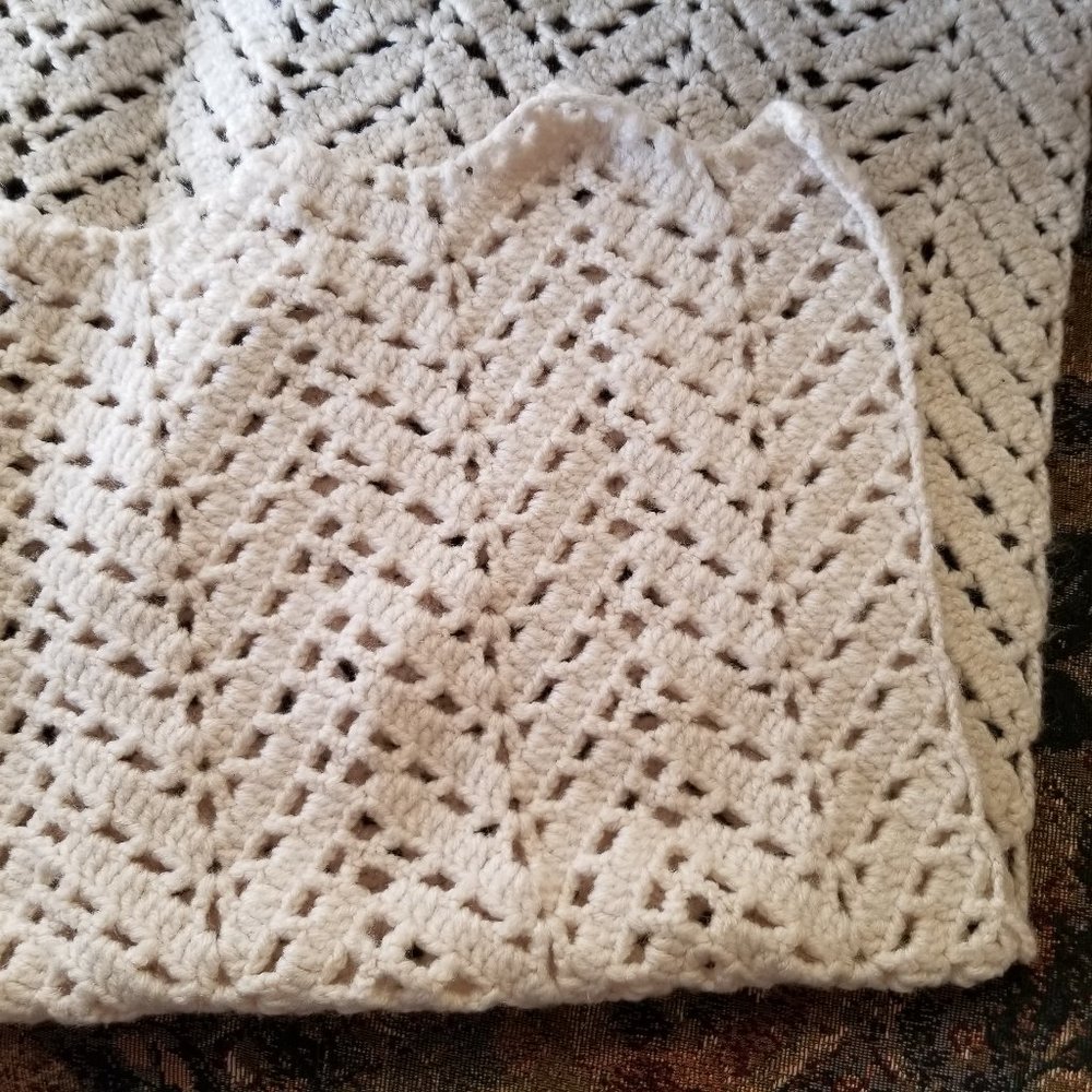 Crochet, lace, zig zag pattern, scalloped, cream, afghan/throw/blanket, handmade